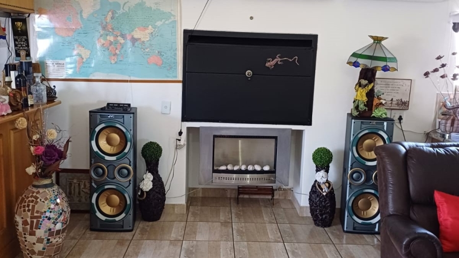 3 Bedroom Property for Sale in Harbour Lights Western Cape